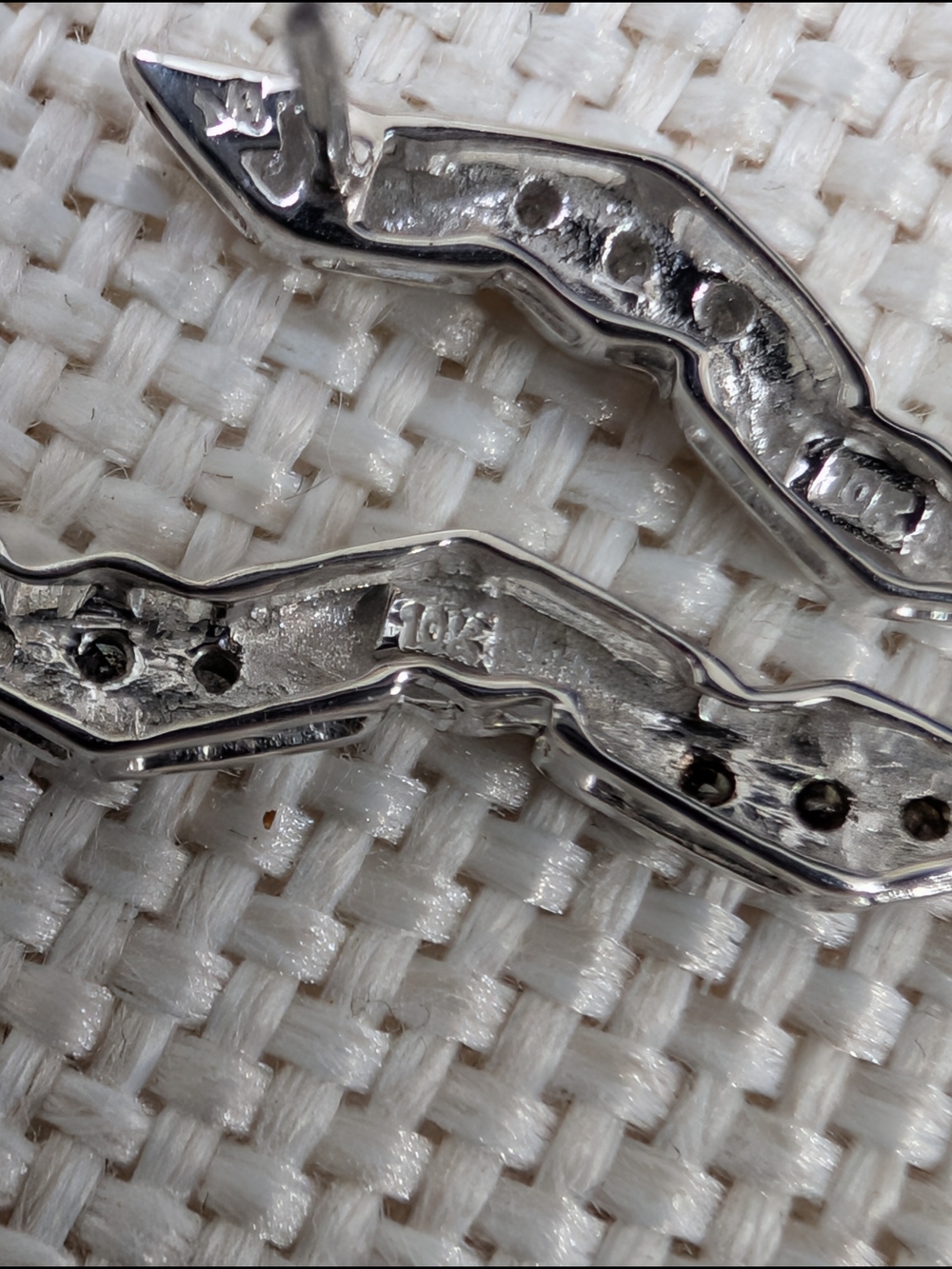 10K Solid White Gold Champagne & White Diamond Twist Drop Earrings 0.20 CTW - Picture 5 of 16